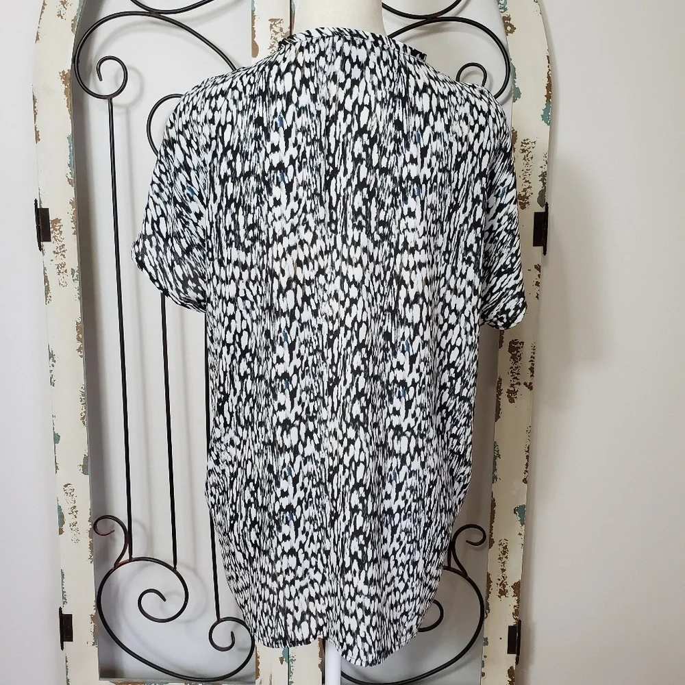 Zac & Rachel cold shoulder top large - Picture 6 of 6